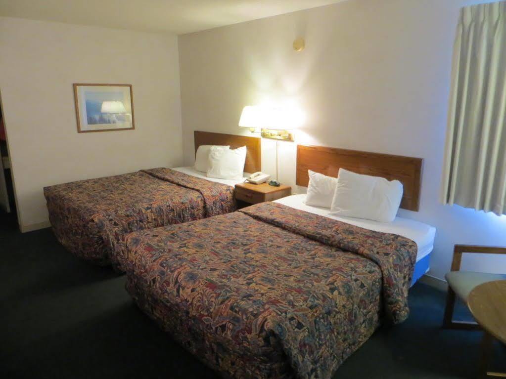 Waterfront Inn Mackinaw City Kültér fotó