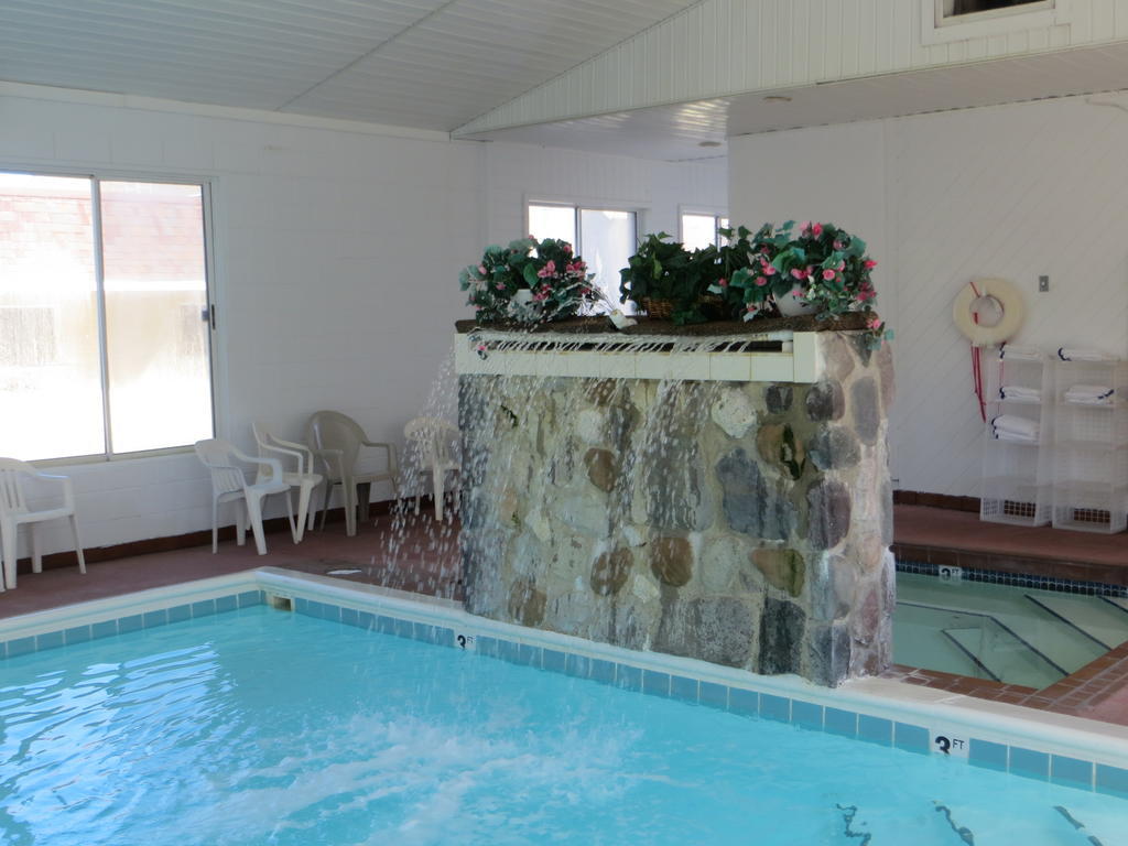 Waterfront Inn Mackinaw City Kültér fotó